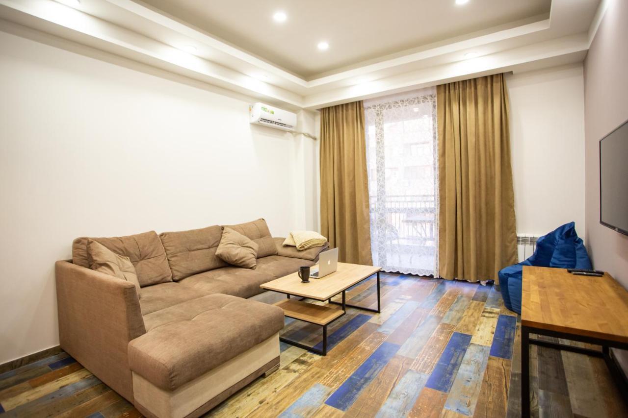 Fantastic Apartments Near Republic Square, Perfect Location, Mystreet Company Yerevan Exterior foto