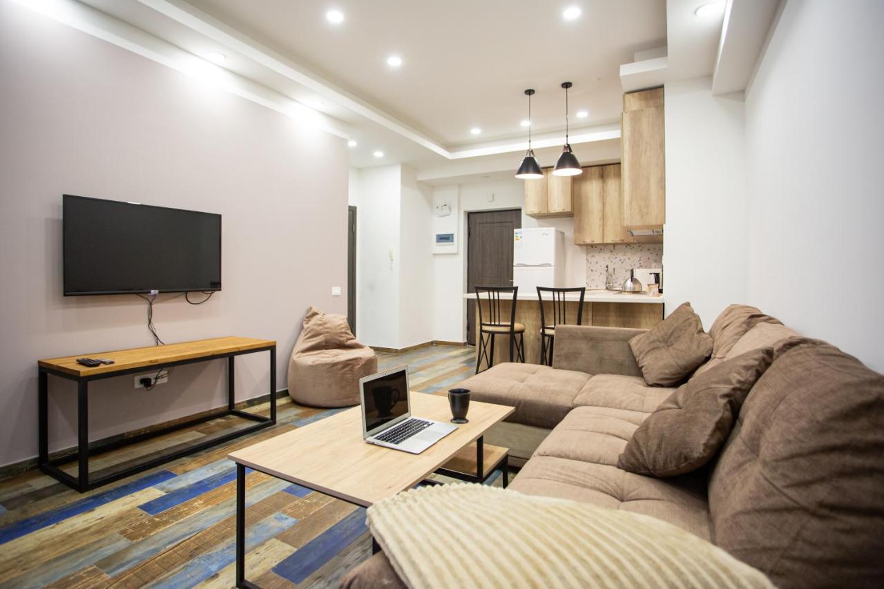 Fantastic Apartments Near Republic Square, Perfect Location, Mystreet Company Yerevan Exterior foto