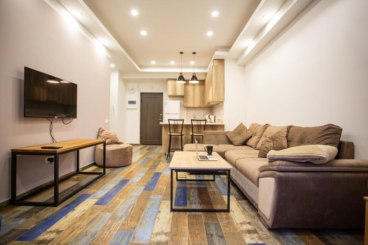 Fantastic Apartments Near Republic Square, Perfect Location, Mystreet Company Yerevan Exterior foto
