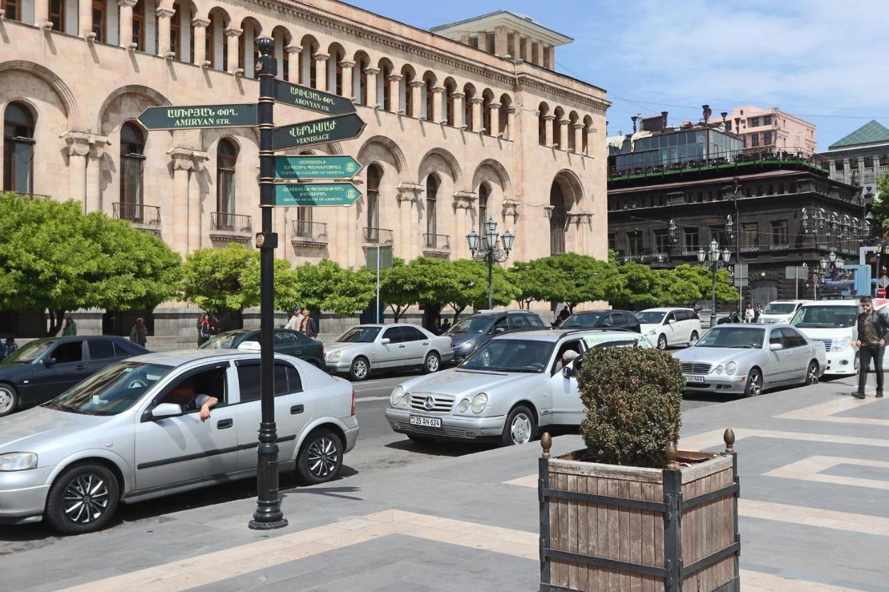 Fantastic Apartments Near Republic Square, Perfect Location, Mystreet Company Yerevan Exterior foto