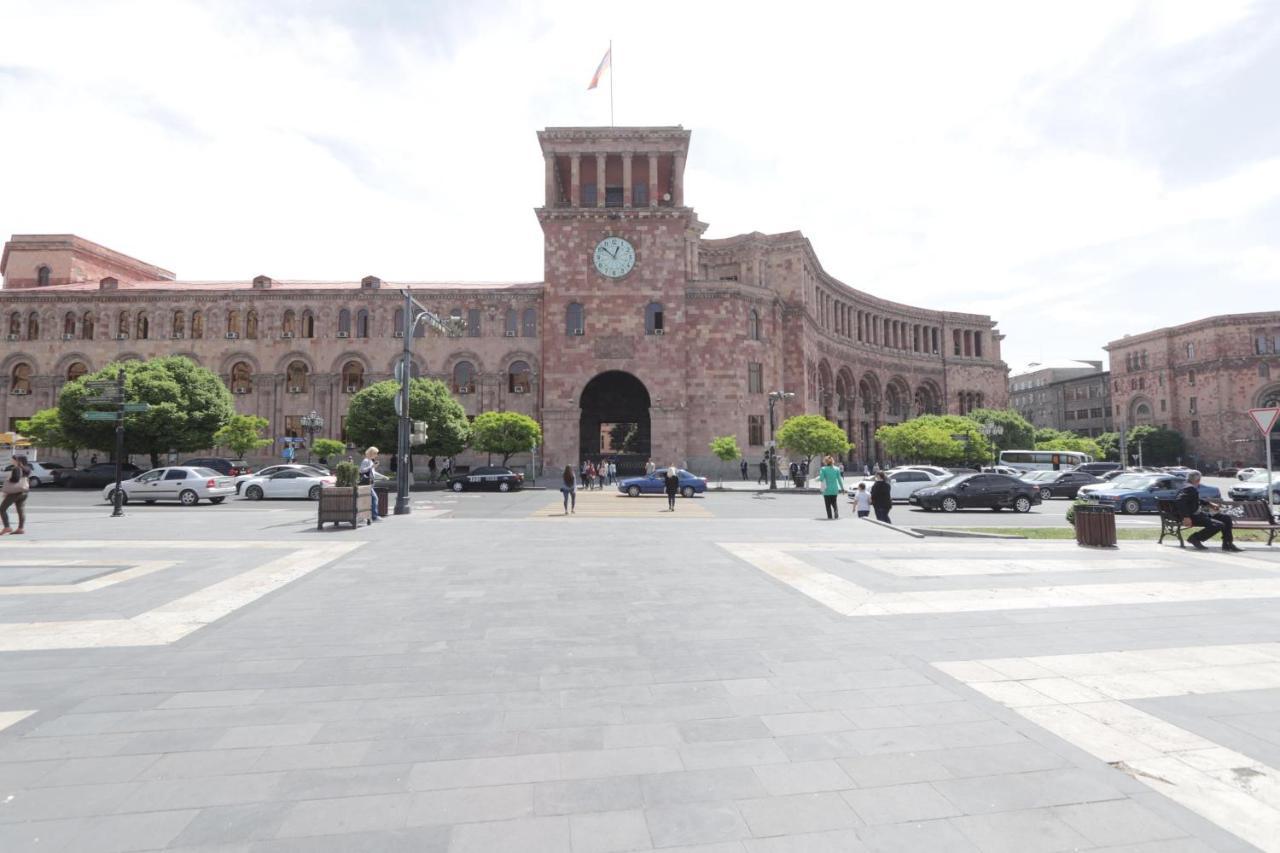 Fantastic Apartments Near Republic Square, Perfect Location, Mystreet Company Yerevan Exterior foto