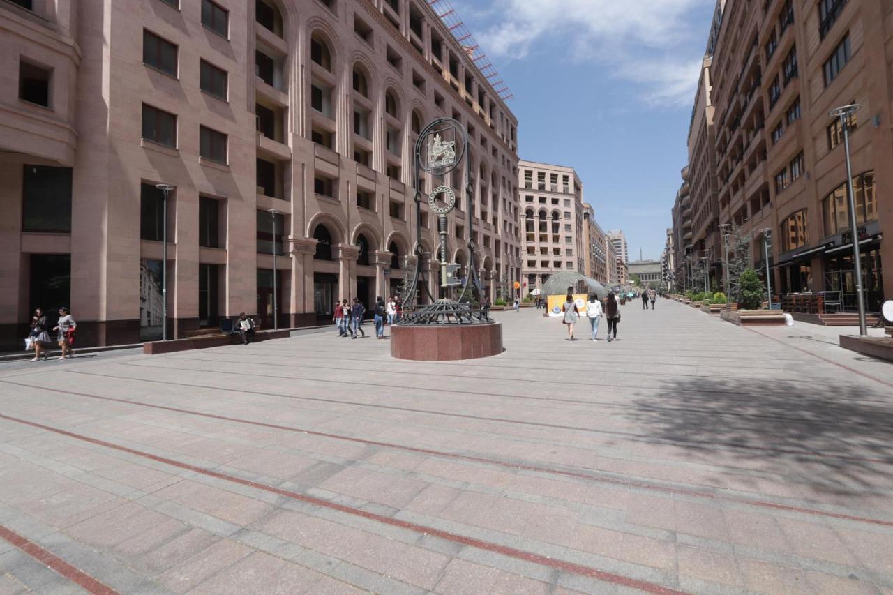 Fantastic Apartments Near Republic Square, Perfect Location, Mystreet Company Yerevan Exterior foto