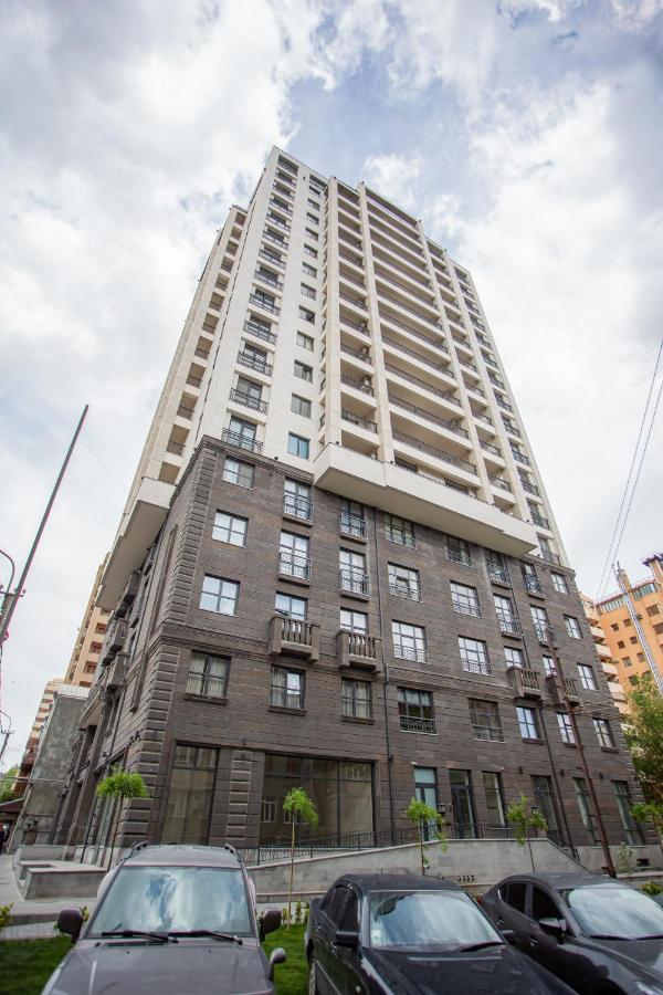 Fantastic Apartments Near Republic Square, Perfect Location, Mystreet Company Yerevan Exterior foto