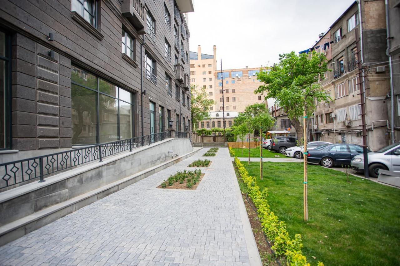 Fantastic Apartments Near Republic Square, Perfect Location, Mystreet Company Yerevan Exterior foto