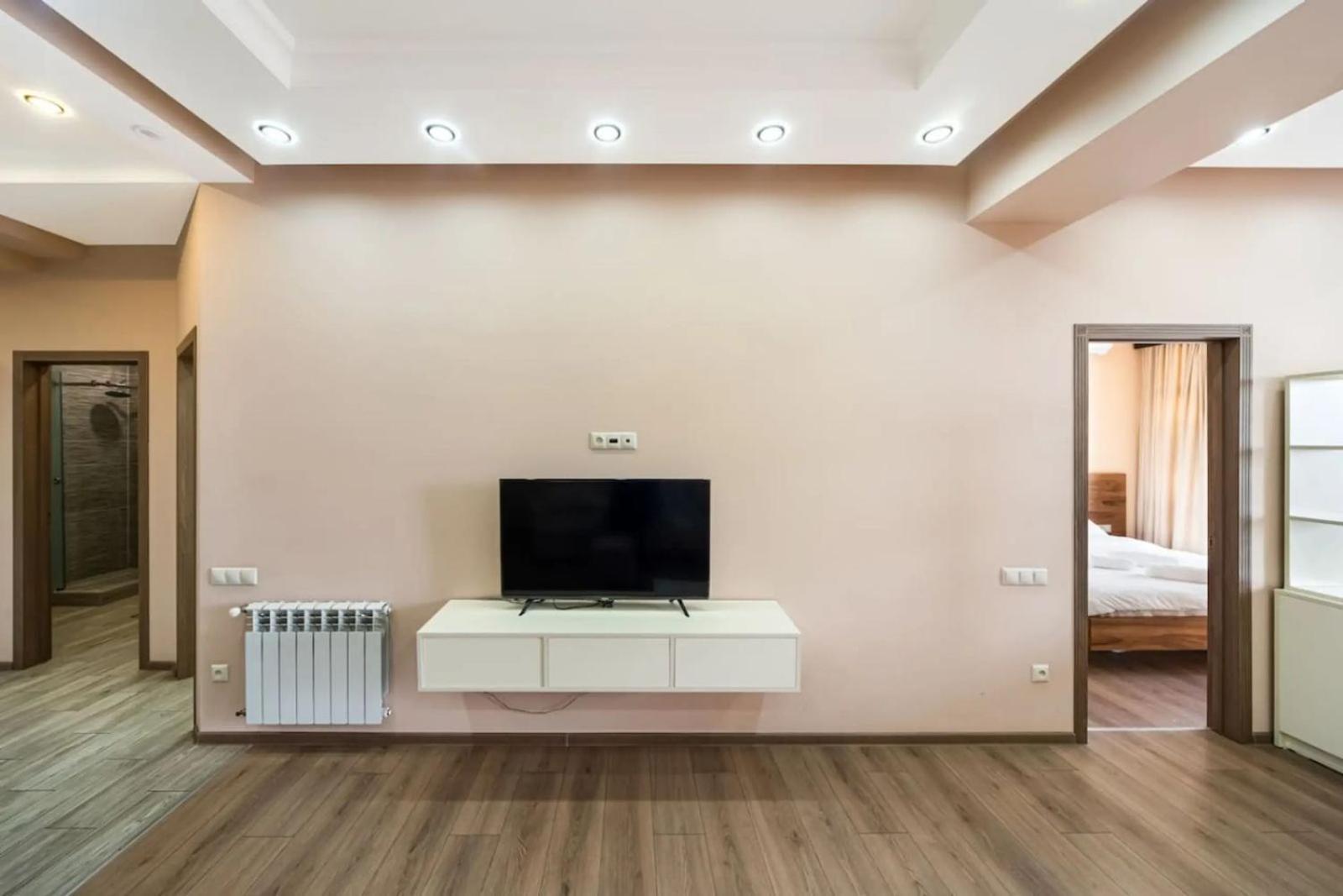 Fantastic Apartments Near Republic Square, Perfect Location, Mystreet Company Yerevan Exterior foto