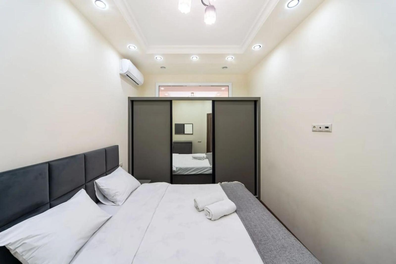 Fantastic Apartments Near Republic Square, Perfect Location, Mystreet Company Yerevan Exterior foto