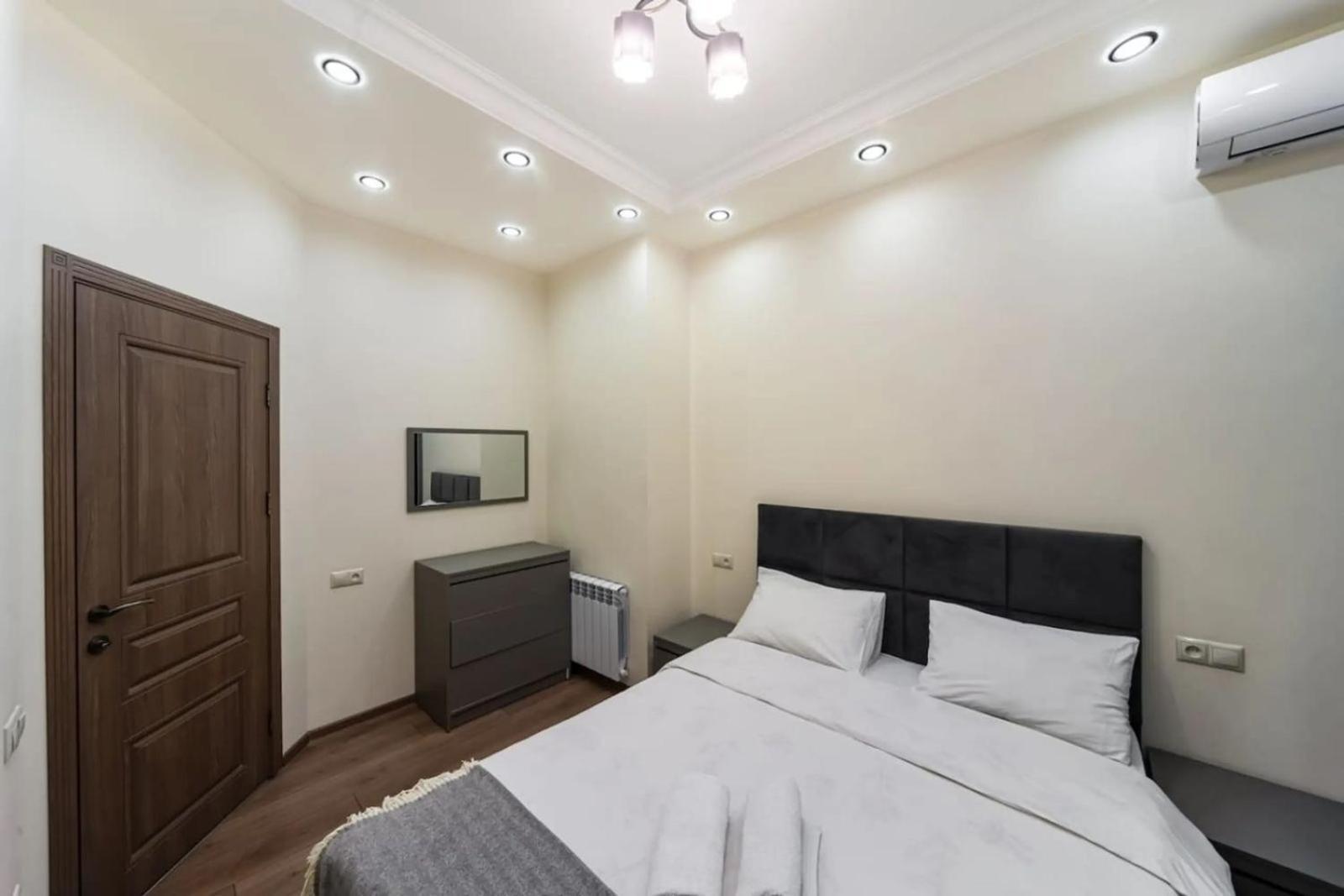 Fantastic Apartments Near Republic Square, Perfect Location, Mystreet Company Yerevan Exterior foto