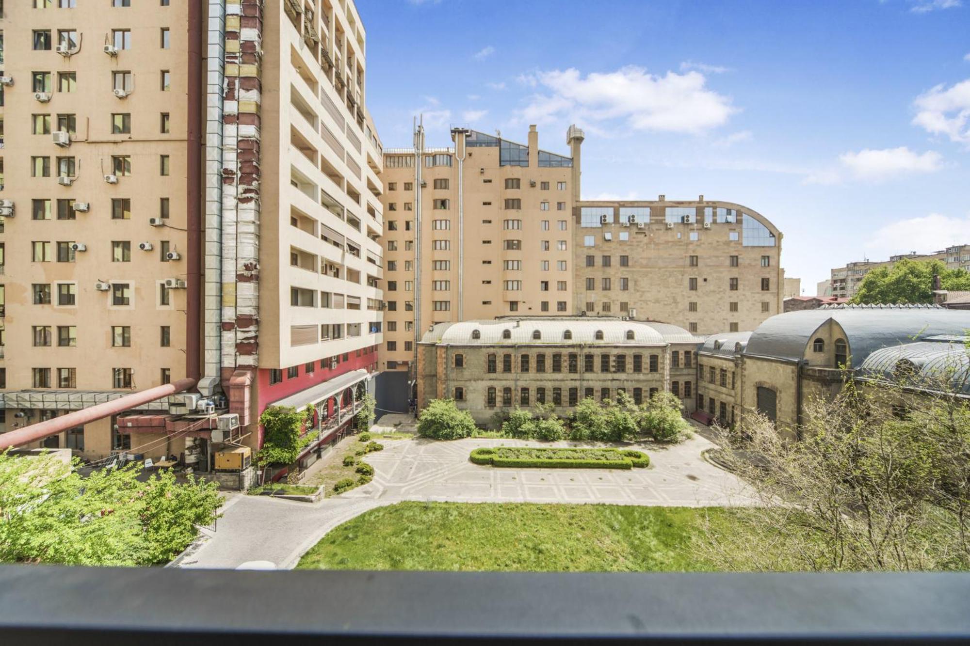 Fantastic Apartments Near Republic Square, Perfect Location, Mystreet Company Yerevan Exterior foto